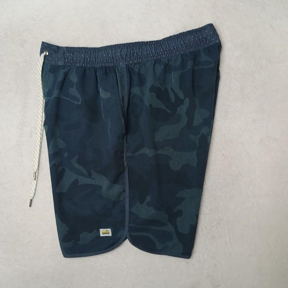 Vuori Shorts Mens M Blue Camo 7.5" Hybrid Board Camouflage Drawstring Elastic
